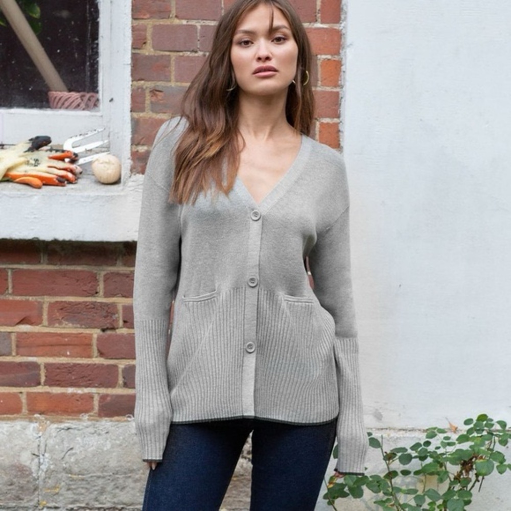 ADAY All Weather Cardigan‎ in Ribbed Pepper Gray.